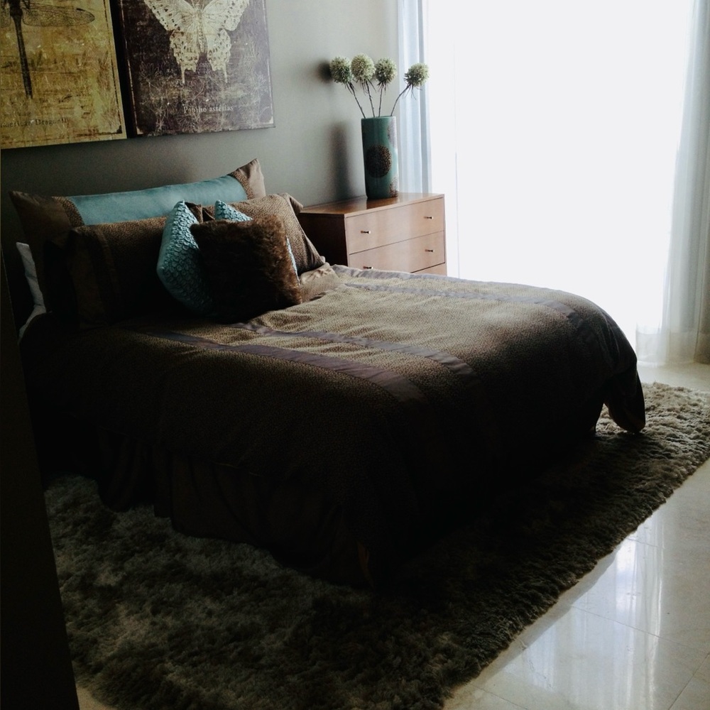 Wildcat Territory Collection Luxury Shantung Pewter Tidepool Blue Queen Bedding